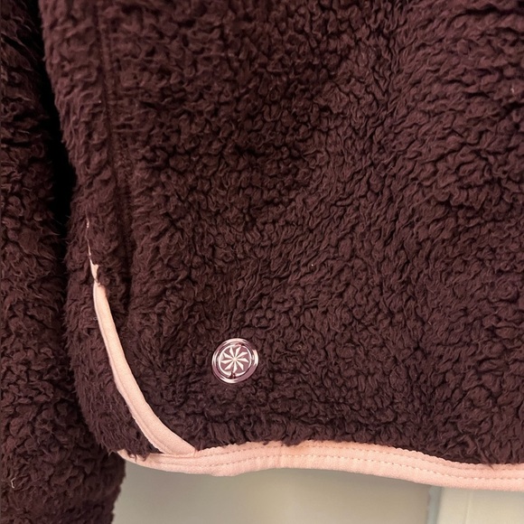Beautiful Girls Athleta so toasty Sherpa jacket in burgundy/pink size XL/14 EUC - Picture 8 of 10